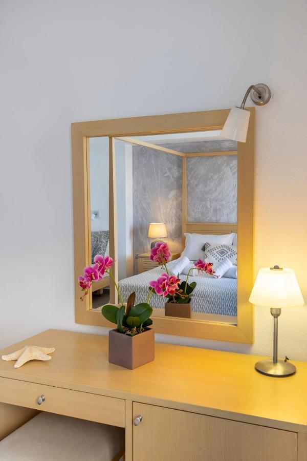 Blue Harmony Hotel Kini Zewnętrze zdjęcie