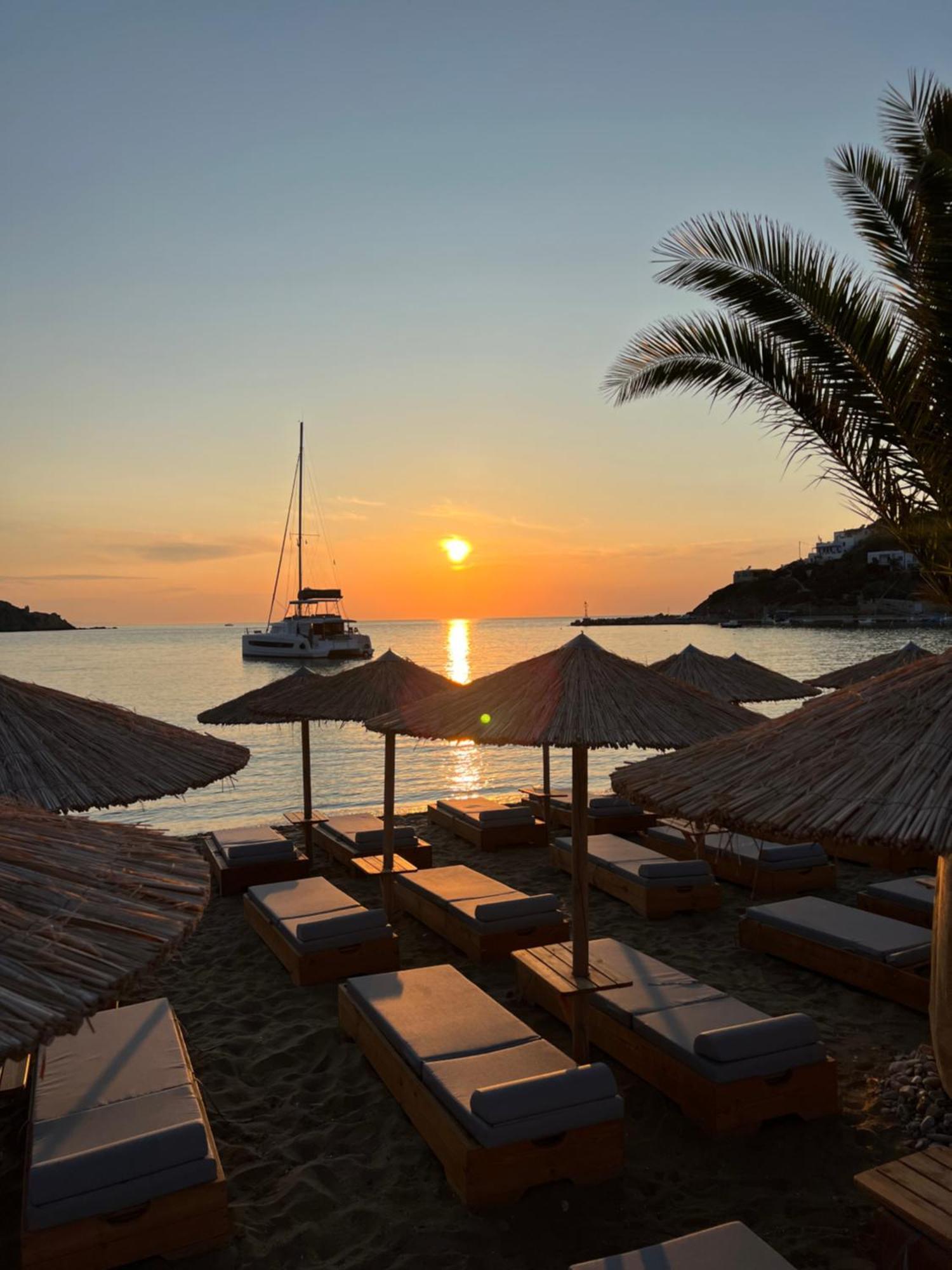 Blue Harmony Hotel Kini Zewnętrze zdjęcie