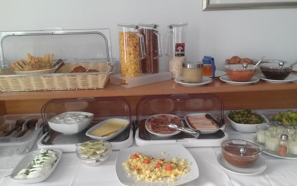 Blue Harmony Hotel Kini Zewnętrze zdjęcie
