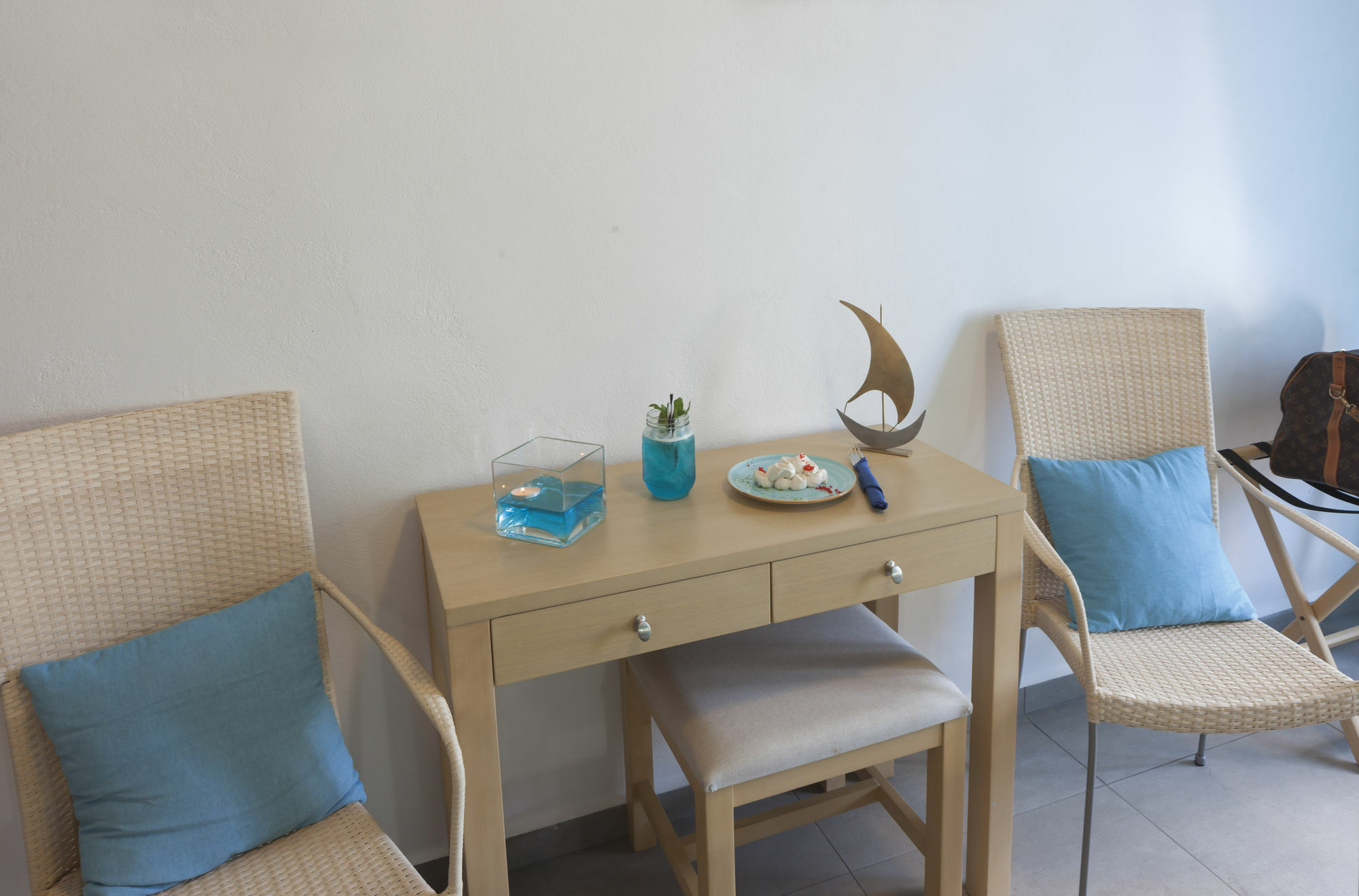 Blue Harmony Hotel Kini Zewnętrze zdjęcie