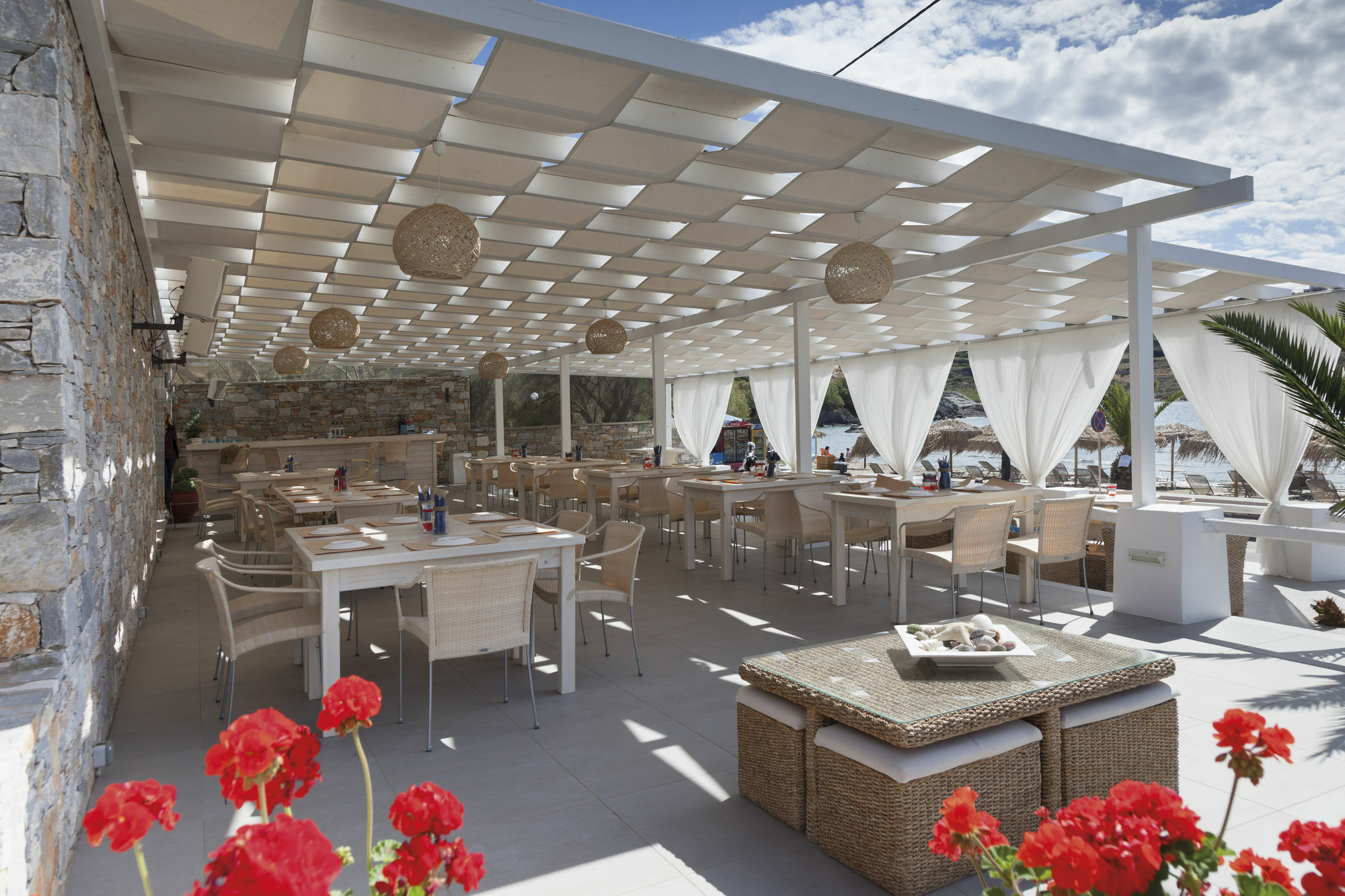 Blue Harmony Hotel Kini Zewnętrze zdjęcie